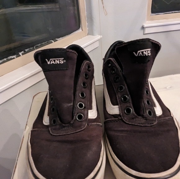 Black and white vans - Picture 2 of 3